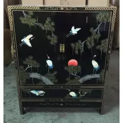 Armoire chinoise portes pliantes laque noire motifs oiseaux grue