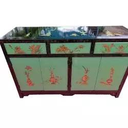 Buffet laqué laque vert tendre avec motifs floraux