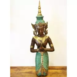 Statue welcome bronze  robe verte